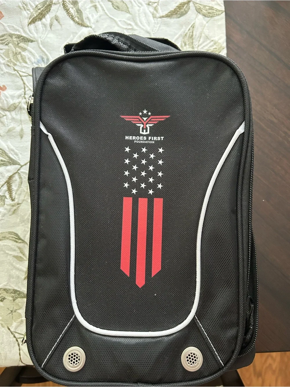 Black Men’s Cooler Bag with Wine Cooler bag inside